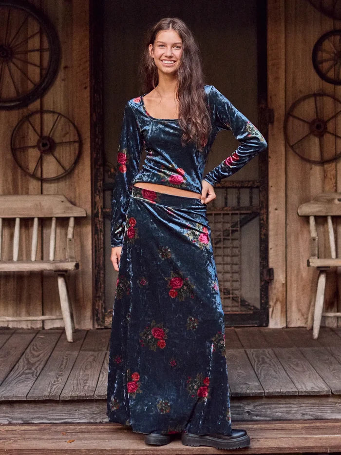 Danielle Square Neck Velvet Top - Mystic Bouquets Blue-view 4