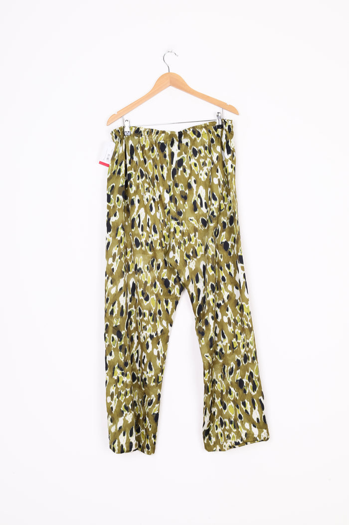 Moochi Womens Green Pants Size 16