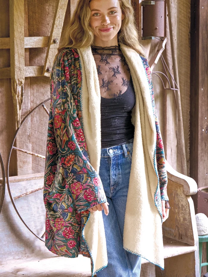 Cozy Blanket Kimono - Green Lined Floral-view 4