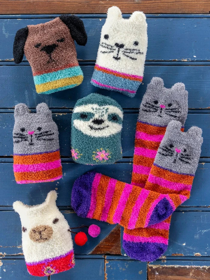 Cozy Socks - White Cat-view 3