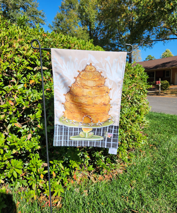 Garden Flags - Honeybee Cake