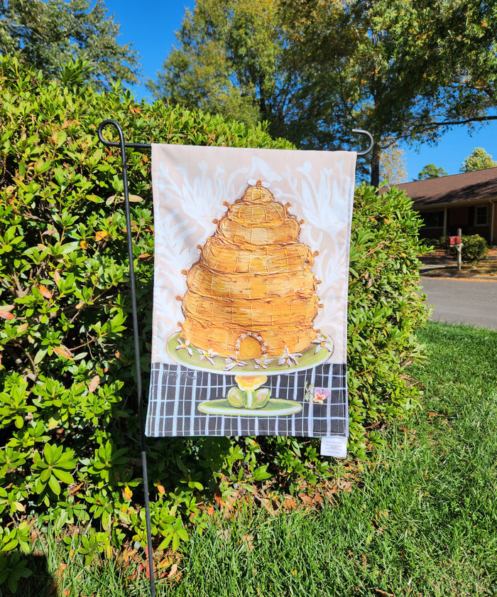 Garden Flags - Honeybee Cake
