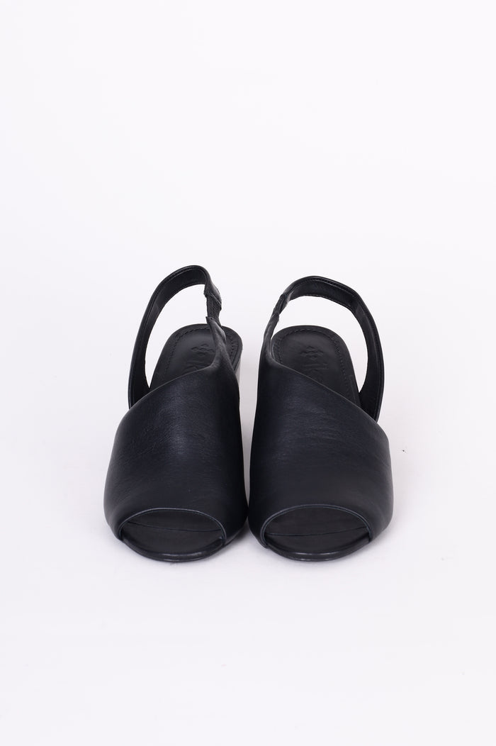 ike. Womens Black Heels Size EU 38