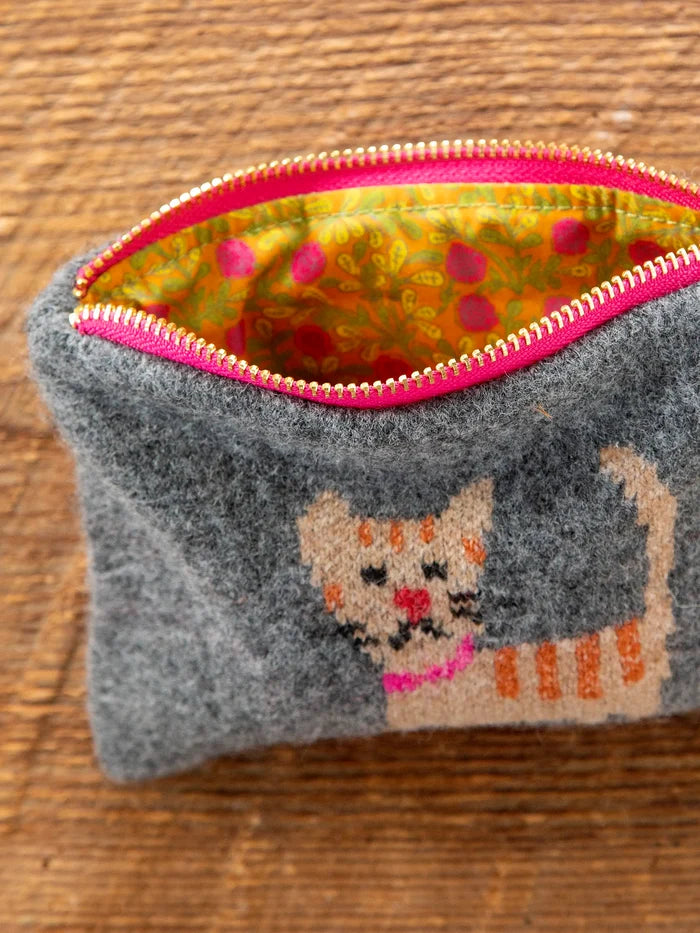 Intarsia Sweater Pouch - Charcoal Cat-view 2