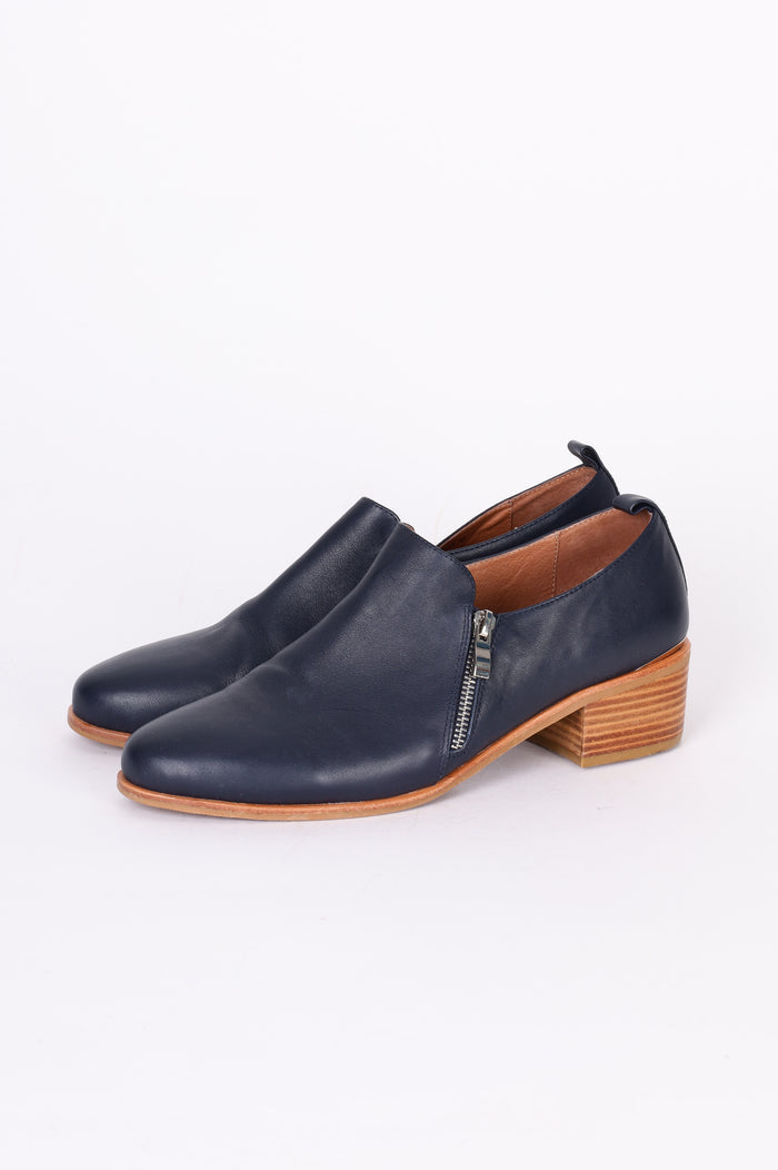 Isabella Anselmi Womens Blue Heels Size EU 42