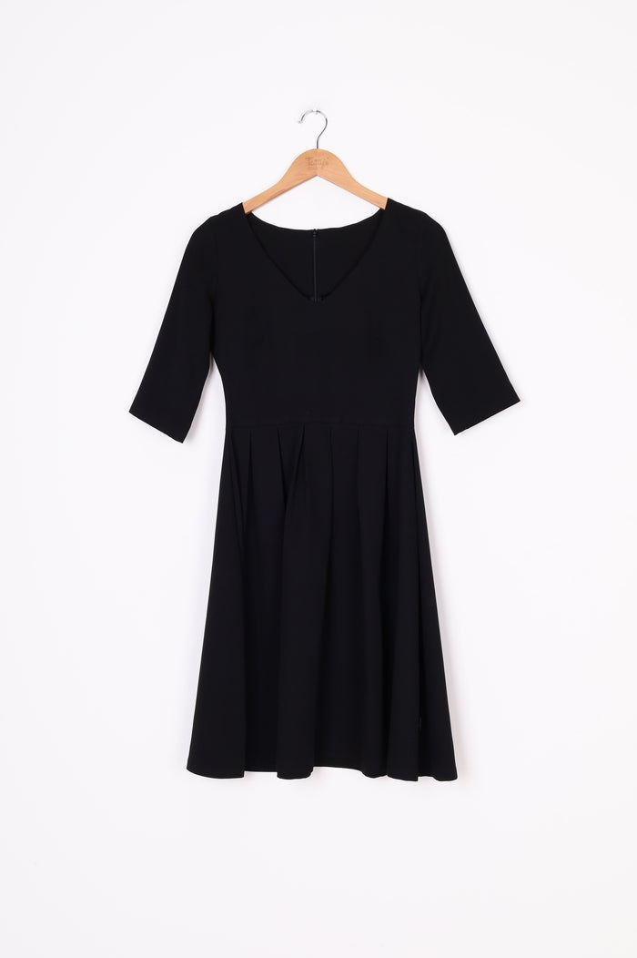 Kilt Womens Black Dress Size 8