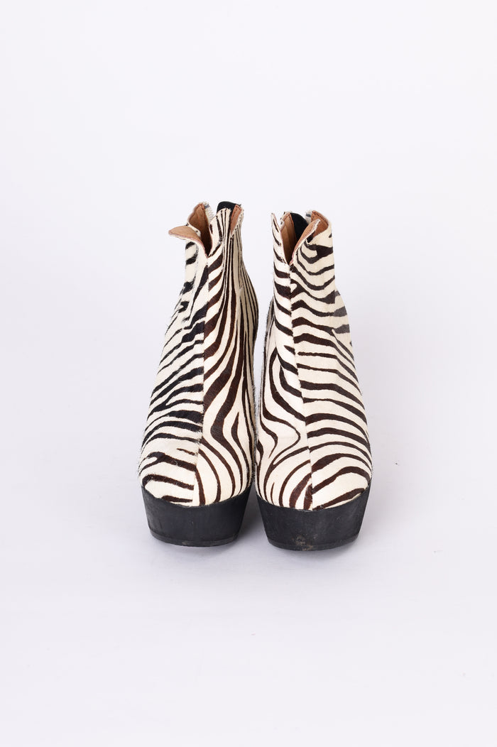 Kobe Husk Womens White Heels Size EU 36