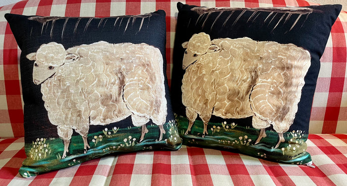 NANCY THOMAS PILLOWS - Lamb