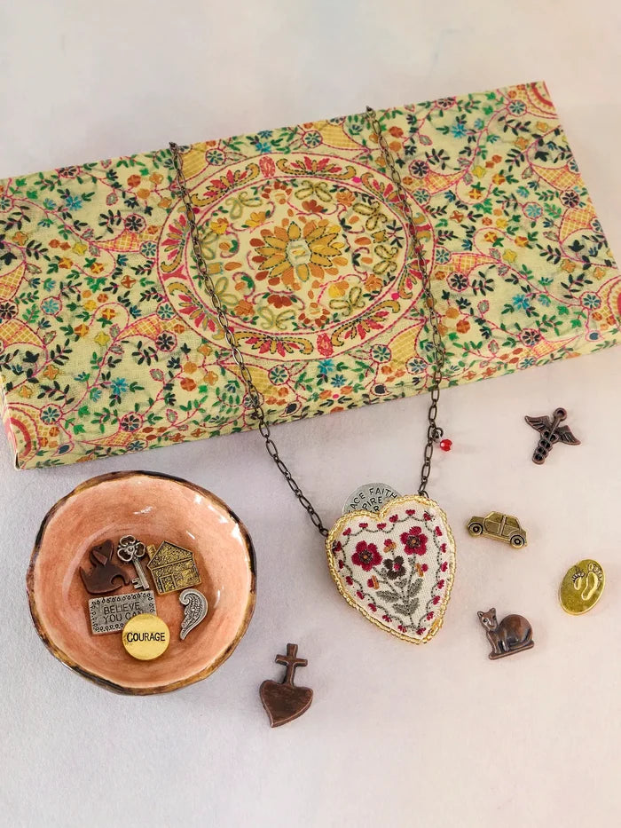 Prayer Pocket Charm Necklace - Beige Heart-view 3