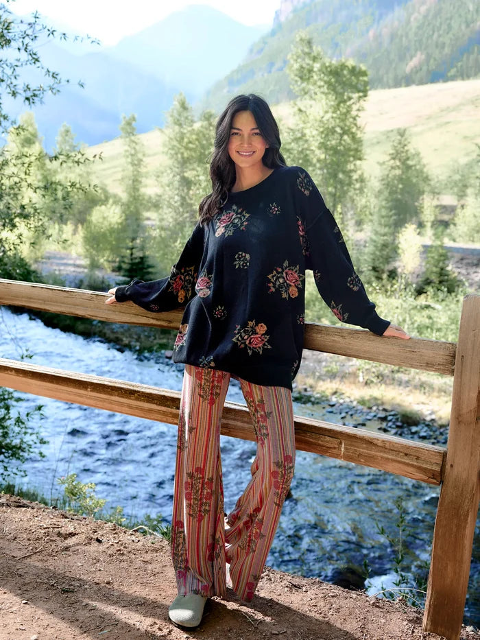 Taylor Oversized Cotton Sweater - Mystic Bouquets Black-view 4